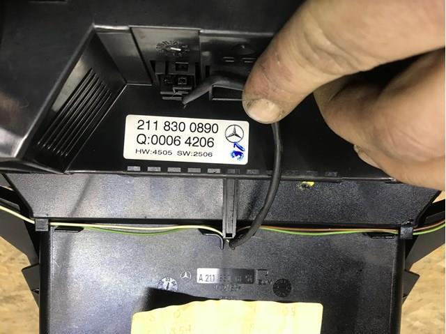 Блок управління кондиціонером 2118300890 MERCEDES