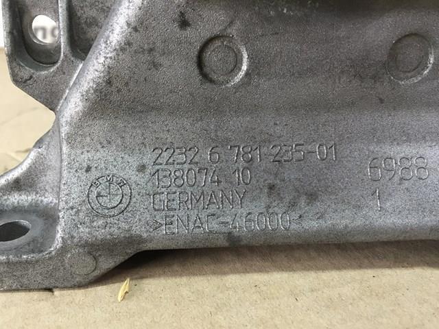 Кронштейн подушки коробки передач 22326781235 BMW