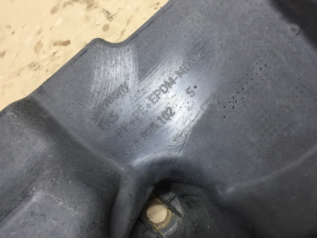 Захист днища, правий 3AA825102 VAG