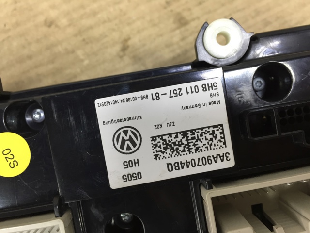 Блок управління кондиціонером 3AA907044BQ VAG
