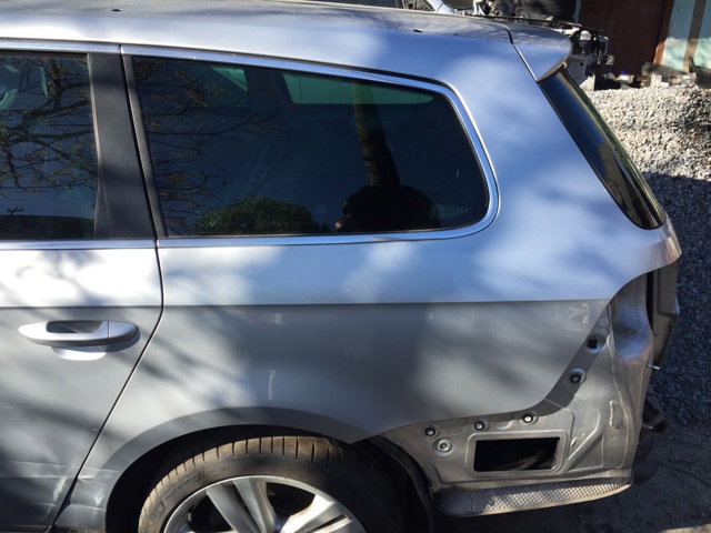 Крило заднє 3AF809843 VAG