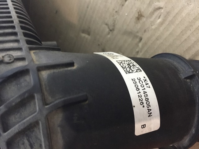 Охолоджувач наддувочного повітря 3C0145805AN VAG