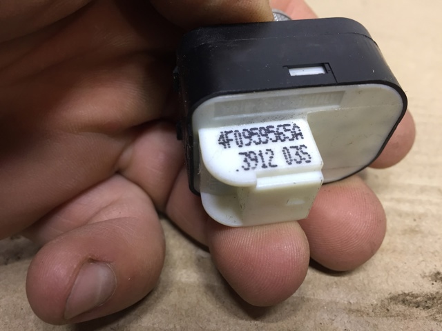 Блок управління дзеркалами заднього виду 4F0959565A VAG