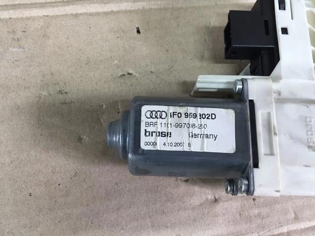 Двигун склопідіймача двері передньої, правої 4F0959802D VAG