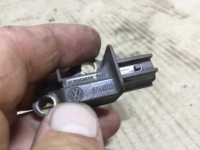 Датчик Айрбег передній 4L0959651 VAG