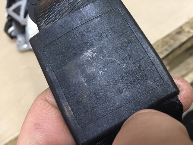Ремінь безпеки передній правий 4L1857706AV04 VAG