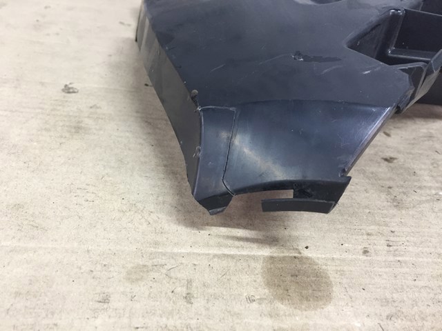 Кронштейн бампера заднього, лівий 51127184767 BMW