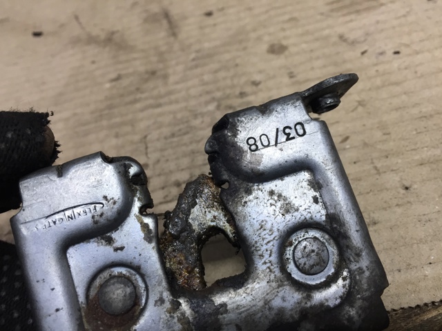Замок капота, лівий 51232753419 BMW
