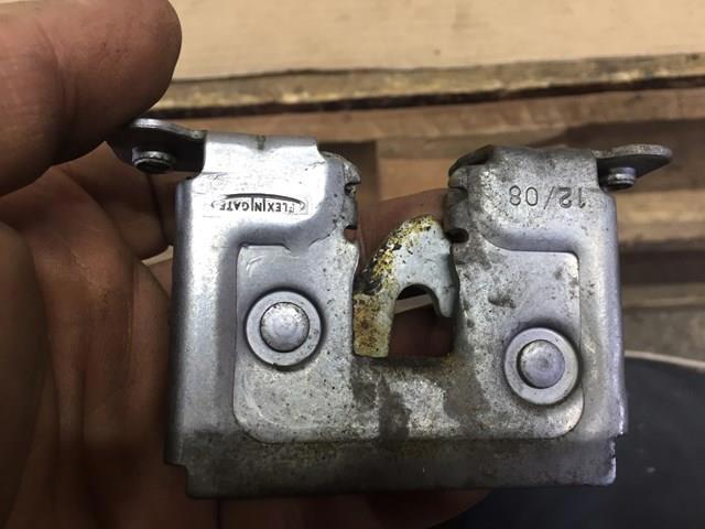 Замок капота, правий 51237178753 BMW