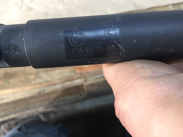 Амортизатор двері п'ятої 51247149631 BMW