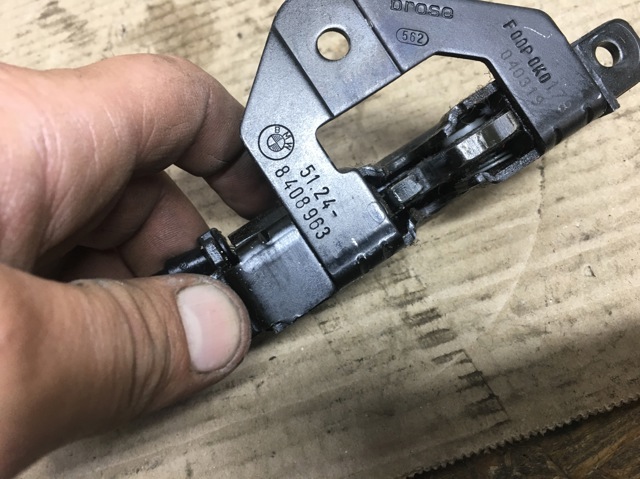 Запори платформи 51248408963 BMW