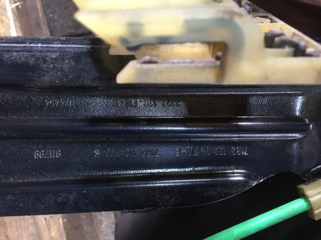 Склопідйомник передньої правої двері 51337182132 BMW