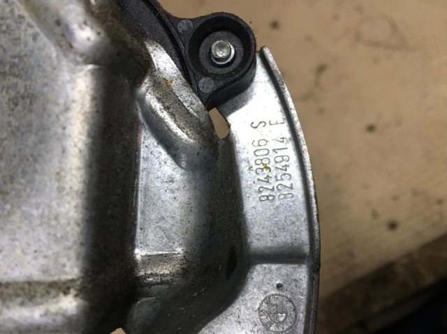 Склопідйомник задніх правих дверей 51357125060 BMW