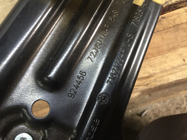 Механізм стеклопод'емника двері задньої, правої 51357182614 BMW