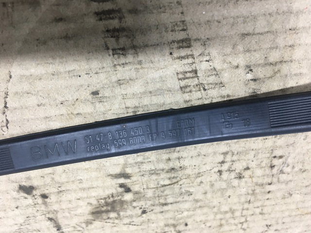 Ущільнювач багажника 51478136450 BMW