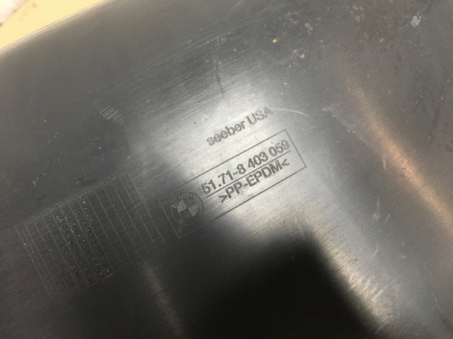 Підкрилок задній лівий 51718403059 BMW