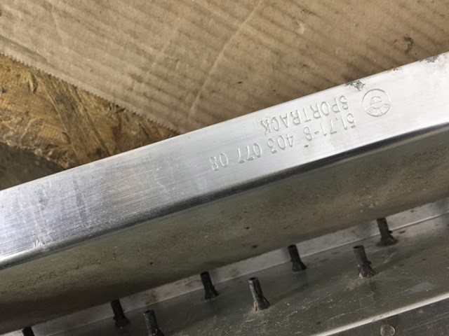 Накладка зовнішня (молдинг) порога, лівий 51718403077 BMW