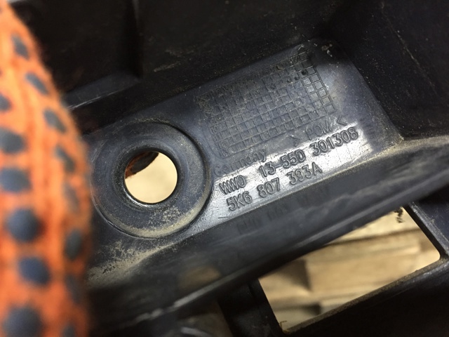 Деталі задка кузова 5K6807393A VAG