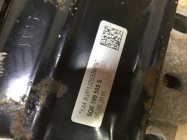 Ліва подушка двигуна 5Q0199555S VAG