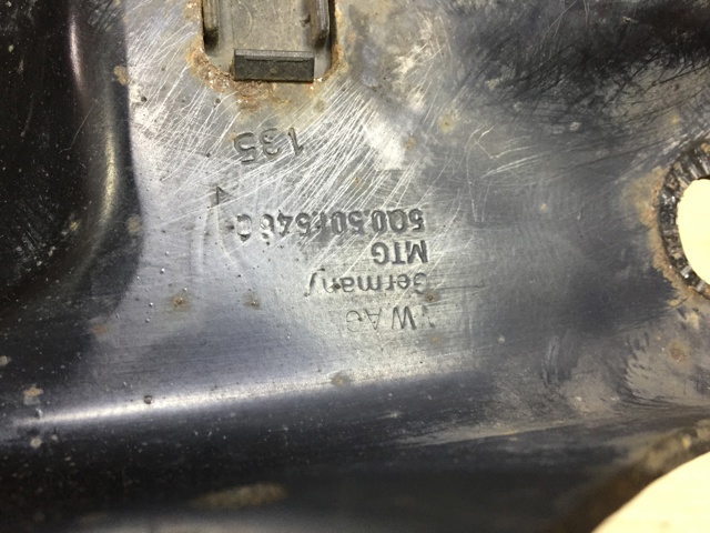 Кронштейн задньої балки 5Q0501546C VAG