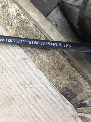 Трос ручного гальма задній, правий/лівий 5Q0609721BC VAG