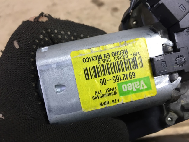 Склоочисник дверей задка 67636942165 BMW