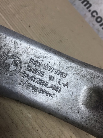 Кулак поворотний передній лівий 6869869 BMW
