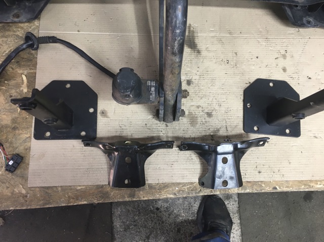Прилад буксирний 71606796334 BMW