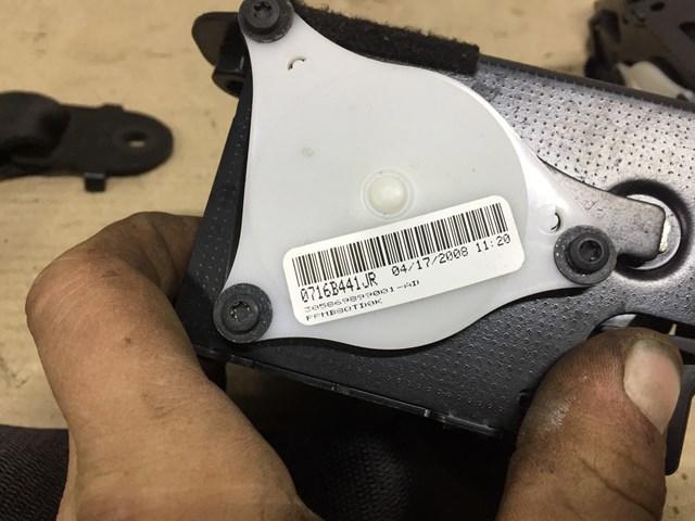 Ремінь безпеки передній правий 72117171968 BMW