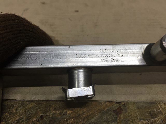 Розподільник палива 7542541 BMW
