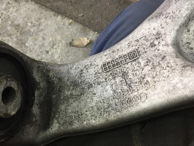 Поперечний важіль 7L0407151K VAG