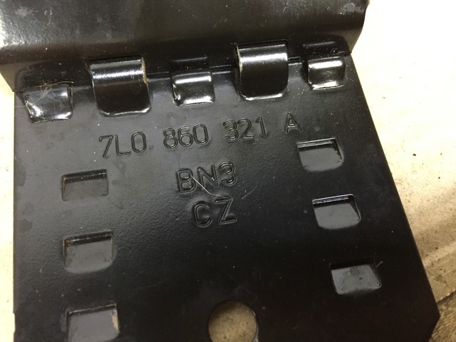 Противідкатні пристрої (башмак) 7L0860321A VAG