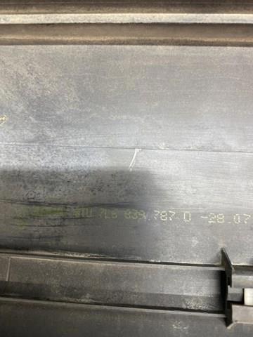 Молдинг задніх лівих дверей, нижній 7L6839787D VAG