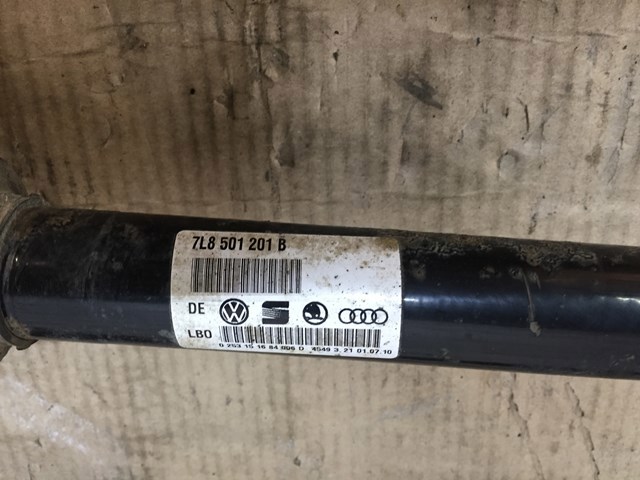 Піввісь задня 7L8501201B VAG