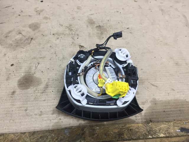 Подушка в кермі 7P6880201H81U VAG