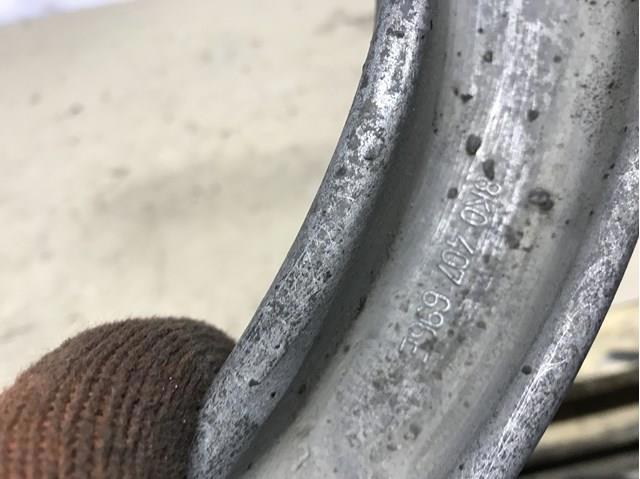 Правий важіль передній нижній підвіски 8K0407696E VAG