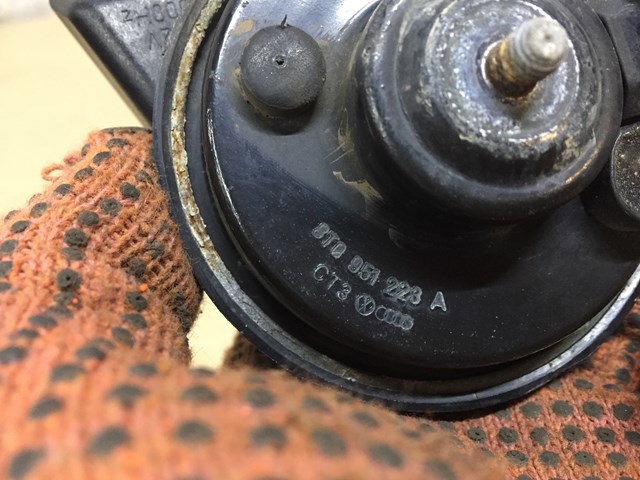 Сигнал звукової, клаксон 8T0951223A VAG