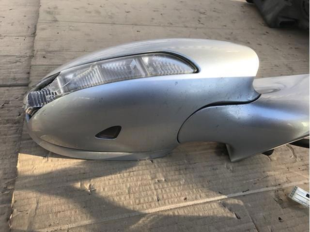 Накладка дзеркала заднього виду, права A2198100264 MERCEDES