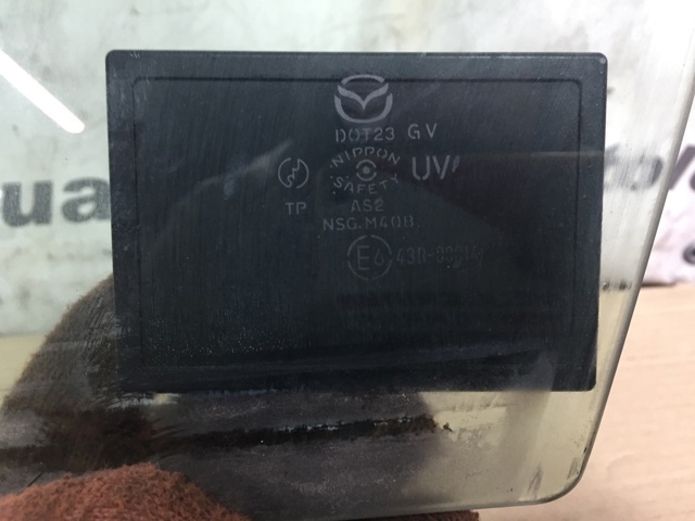 Скло водійських дверей EG2159510 MAZDA