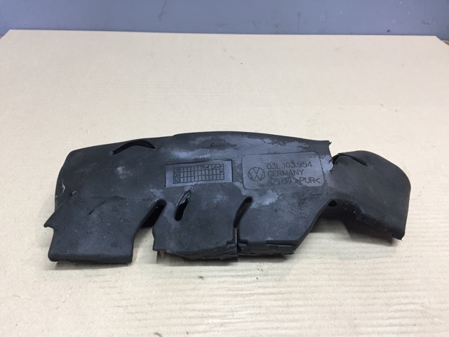 Кришка двигуна декоративна 03L103954 VAG
