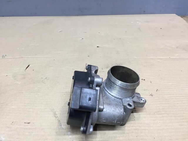 Дросільна заслінка в зборі 03L128063Q VAG