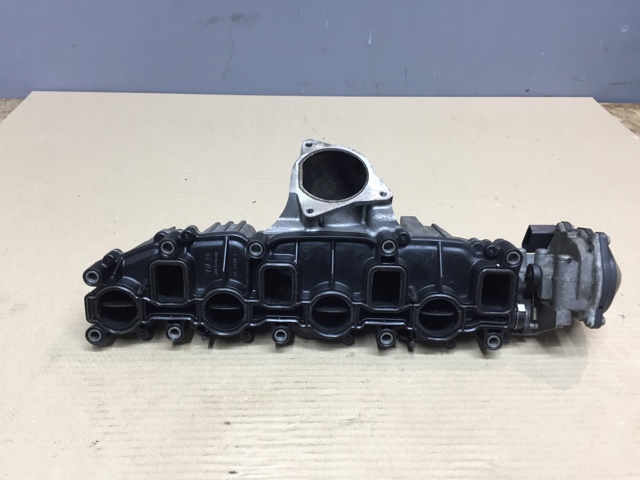 Колектор впускний 03L129711E VAG