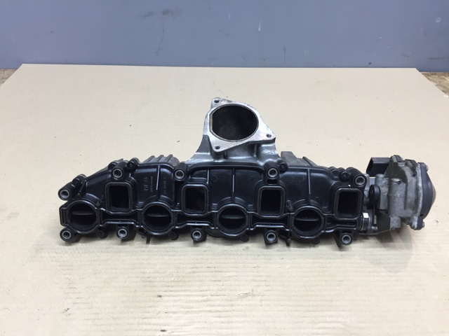 Колектор впускний 03L129711E VAG