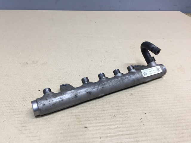 Розподільник палива 03L130089 VAG