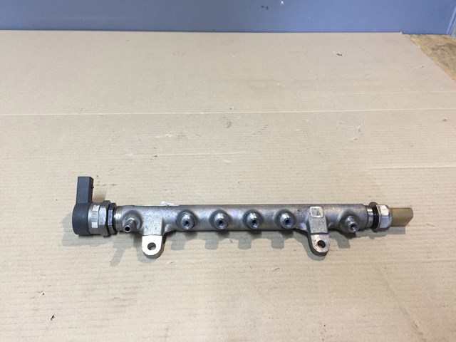 Розподільник палива 03L130089A VAG
