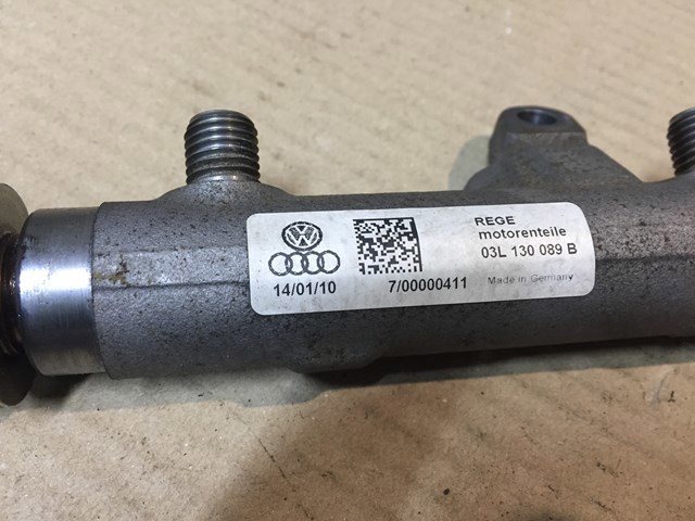 Паливна рампа 03L130089B VAG