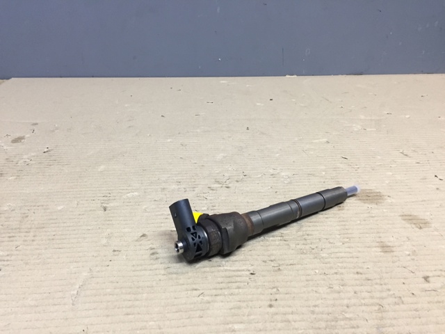 Форсунка вприску палива 03L130277J VAG