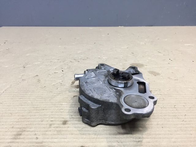 Насос вакуумний 03L145100F VAG