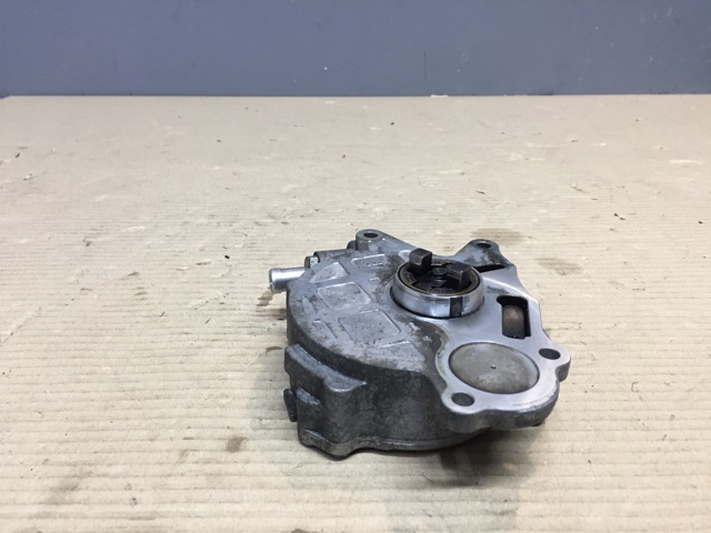 Насос вакуумний 03L145100F VAG