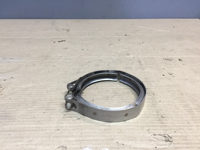 Хомут кріплення каталізатора до турбіни 04L131455A VAG